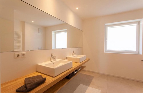Laces Apartment | Ferienwohnungen Grafwiesen