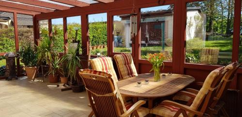 Oppenhausen Apartment | Ferienwohnungen Gronen
