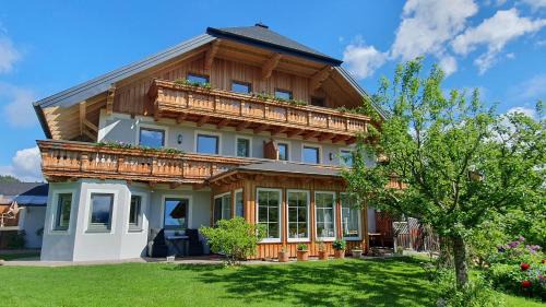 Mauterndorf Apartment | Ferienwohnungen Haus-Holzer