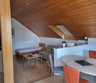 Minfeld Apartment | Ferienwohnungen Hock