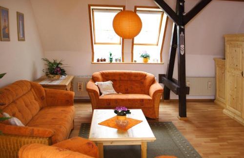 Gross Mohrdorf Apartment | Ferienwohnungen im Altbauernhaus