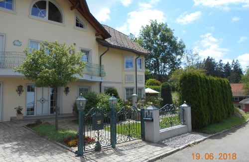 Haeusern Apartment | Ferienwohnungen Kamino