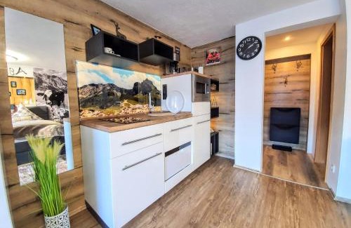Ried Apartment | Ferienwohnungen Wolf- Studio Zimmer mit Bergblick
