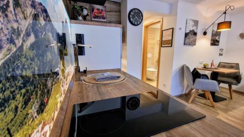 Ried Apartment | Ferienwohnungen Wolf- Studio Zimmer mit Bergblick