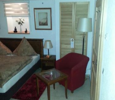 Boehlen House | Ferienzimmer Familie Schmidt