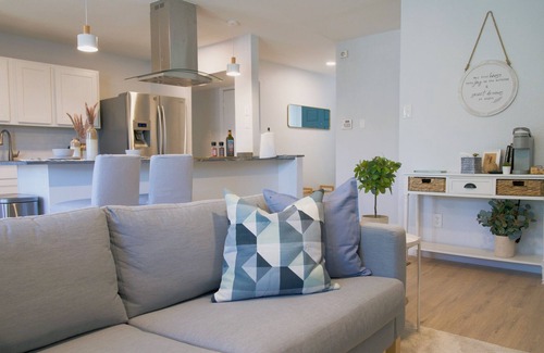 Allen House | Fermata l Modern l Cozy l Great Location l Sunset View l 3BR 2BA