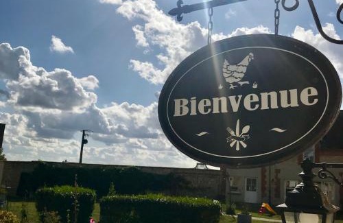 Monampteuil Resort | Ferme Du Chateau