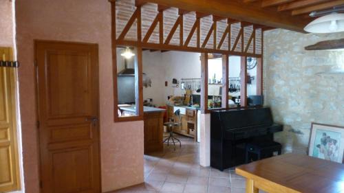 Lacroisille House | Ferme fortifiée du 18e rénovée avec vue