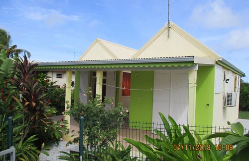 Dubedou House | Ferme lespapayers experience the countryside up close in the heart of nature