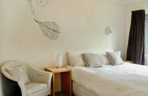 Lake Okareka House | Fern Cabin - Lake Okareka Holiday Home