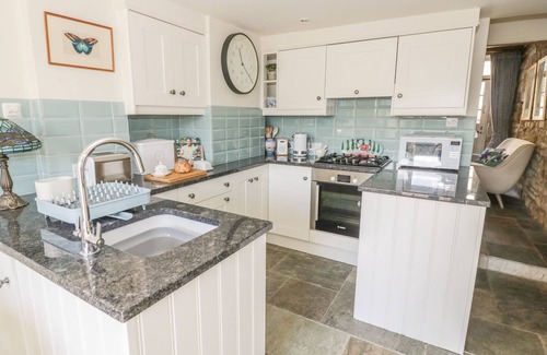Winchcombe Cottage | FERN COTTAGE, pet friendly, character holiday cottage in Winchcombe