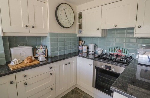 Winchcombe Cottage | FERN COTTAGE, pet friendly, character holiday cottage in Winchcombe