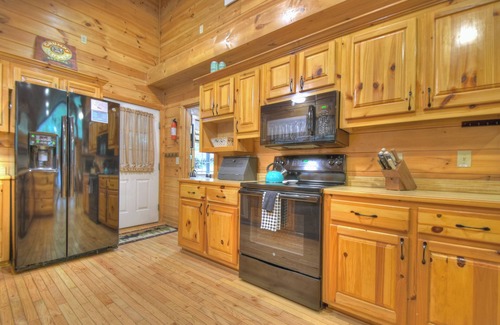 Ellijay Cabin | Fern Gully | Pet Friendly | Creekside | Fire Pit
