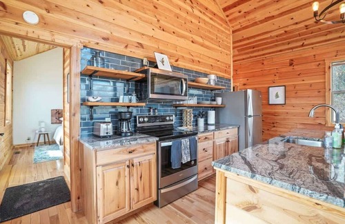 McArthur Cabin | Fern Haven A modern take on Hocking Hills cabins