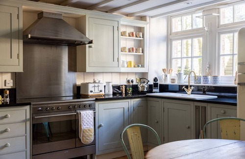 Evershot House | Fern House sleeps 4 guests in 2 bedrooms