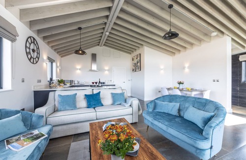 Melcombe Bingham Apartment | Fern is a unique eco retreat constructed to the highest standards