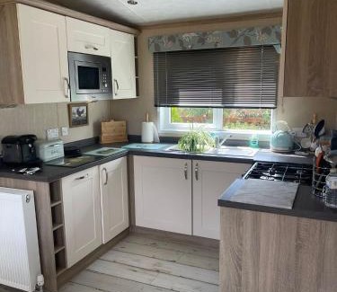 Stonham Aspal Other | Fern Lodge with Hot Tub