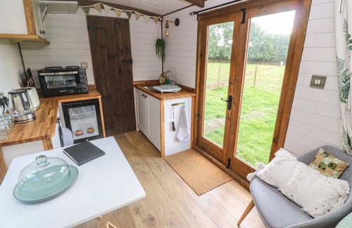 Brazzacott Cottage | FERN, pet friendly, country holiday cottage in Wainhouse Corner