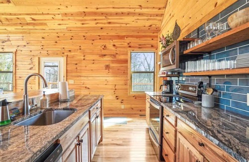 McArthur Cabin | Fern Woods A Modern Take on Hocking Hills Cabins