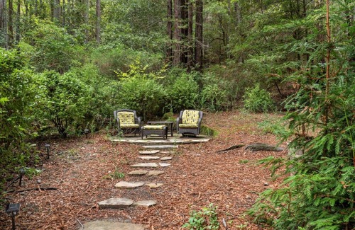 Guerneville House | Fern Woods - Hot Tub Redwoods Dog Friendly