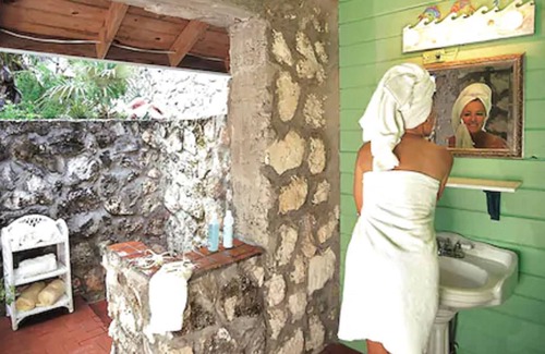 New Bight Hotel | Fernandez Bay Village