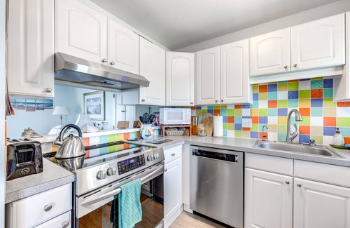 Fernandina Beach House | Fernandina Beach Vacation Rental: Steps to Beach!