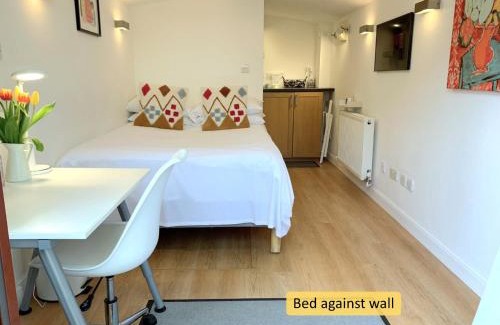 Westbury on Trym Bed & Breakfast | Ferndale Mews