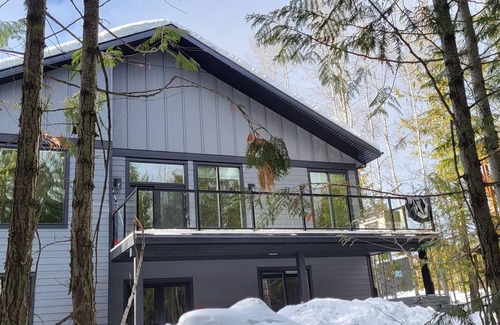 East Kootenay House | Fernie Escape Mountain Home on the Ski Hill