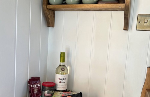 Saltburn-by-the-Sea Cabin | Fernlea Luxury Shepherds Hut - Sleeps 2 & Hot Tub