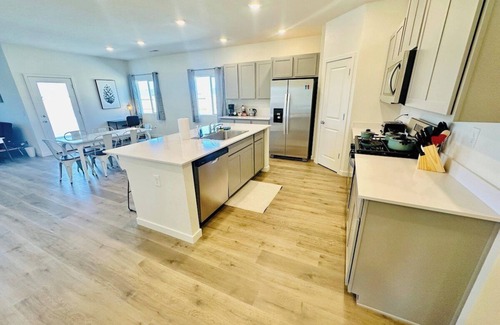Fernley House | Fernley PET OK 4 Bedroom/5TVs/Sleeps11