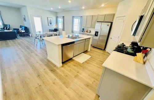 Fernley House | Fernley PET OK 4 Bedroom/5TVs/Sleeps11