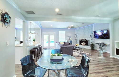 Lakeside Villa | Fernview Villa with private swimming pool