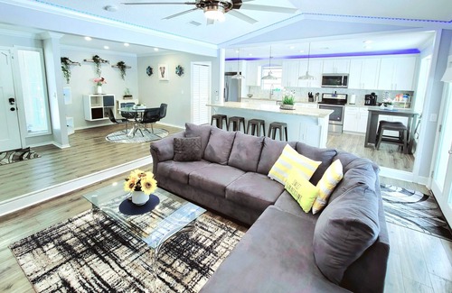 Lakeside Villa | Fernview Villa with private swimming pool