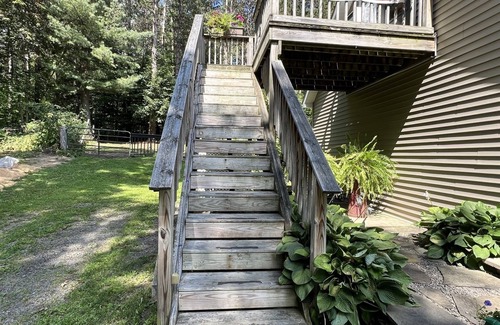 Milford Apartment | Fernwood Guesthouse Highview Room, private entrance, near Dreams Pk, Arnold Lake