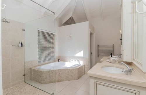Newlands House | Fernwood Manor