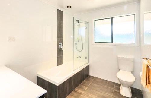 Burnt Pine House | Ferny Lane House