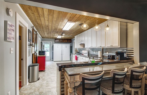 Ferriday House | Ferriday Lakehouse w/Private Dock, Deck, & Yard!