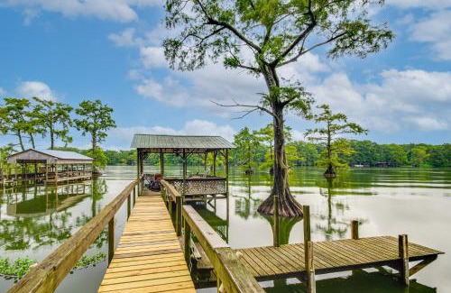Ferriday House | Ferriday Lakehouse with Private Dock, Deck, and Yard!
