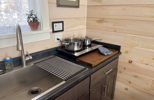 Lincolnville House | Ferry Cottage | Eco-Chic Escape, Ocean Views, Steps to Beach