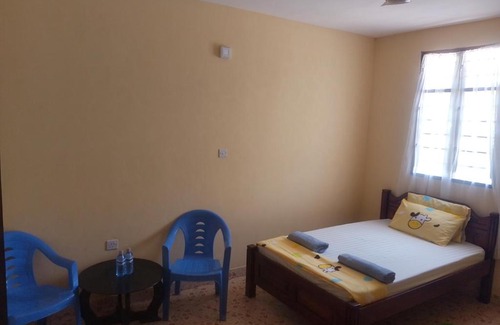 Mombasa Bed & Breakfast | FERRY GARDENS RESTAURANT