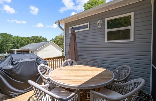Supply House | Ferry House - Upper Unit