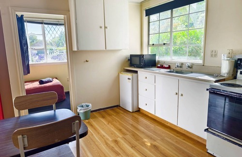 Phillipstown Hotel | Ferry Motel