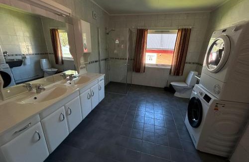 Torsken House | FERRYtale, cozy, spacious house on Senja