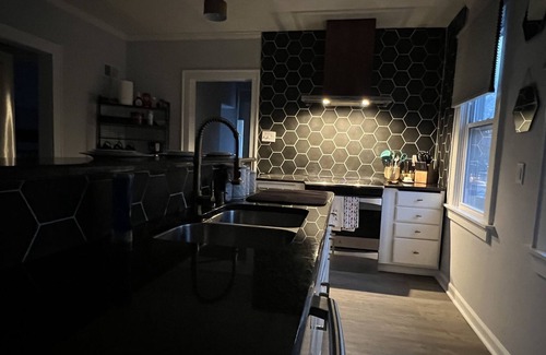 Milwaukee House | - Festival Ready - Luxury and Cozy - Near Stadium and Downtown