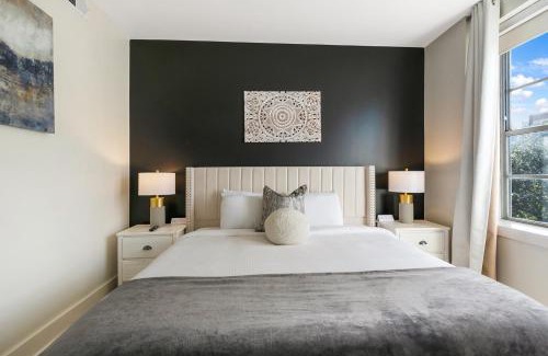 Central Business District Apartment | Festive 4BR Condo in the Heart of NOLA