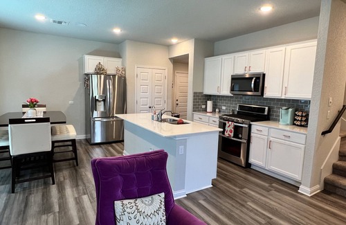 Austin House | Festive Casita Frida - 2 bedroom 2.5 bath