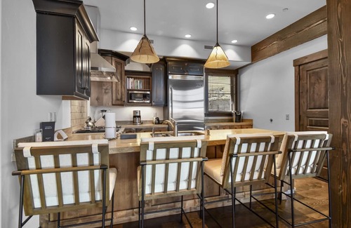 North Park City Condo | Festive Dates Available! Irresistible Penthouse, Silver Star #3301, with Mountain Views