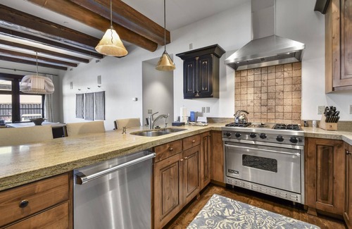 North Park City Condo | Festive Dates Available! Irresistible Penthouse, Silver Star #3301, with Mountain Views