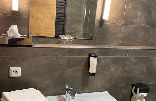 Doerscheid Hotel | FETZ - Das Loreley Hotel