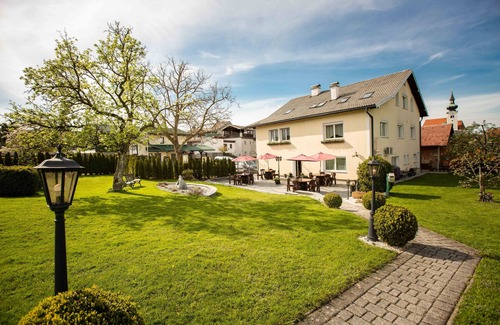Schoerfling am Attersee Apartment | FEWO 2 - Wellness - Pension KNOLL am Attersee